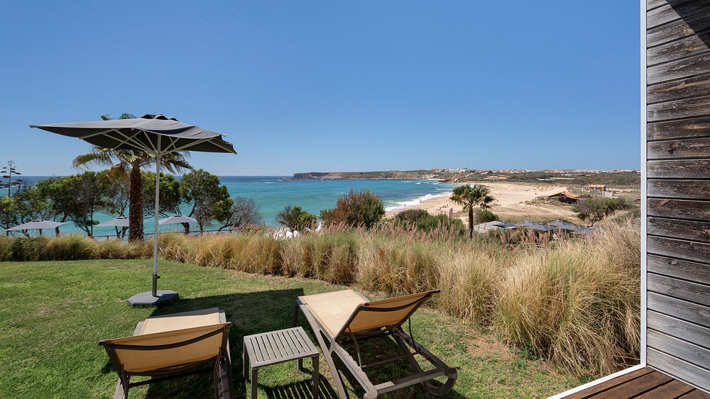 martinhal-sagres-beach-resort-familienluxusreisen-thefamilyproject-liegen
