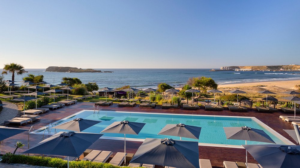 martinhal-sagres-beach-resort-familienluxusreisen-thefamilyproject-poolbereich