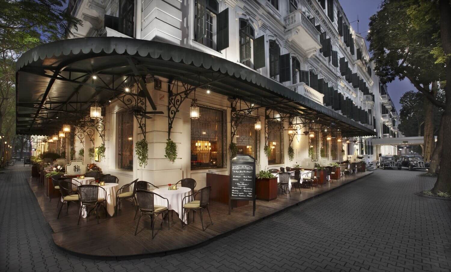 Sofitel-Legend-Metropole-Hanoi-La-Terrasse-Du-Metropole-familienluxusreise