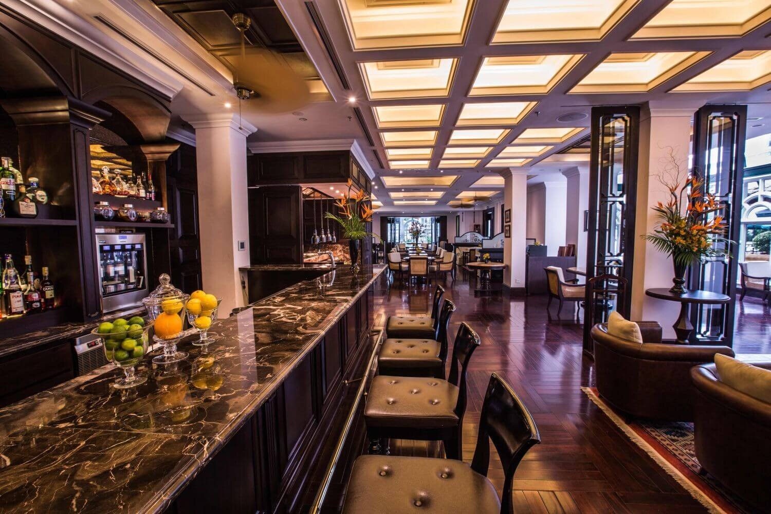 Sofitel-Legend-Metropole-Hanoi-Le-Club-Bar-familienluxusreise