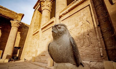 horus-tempel-edfu-familienluxusreisen-thefamilyproject