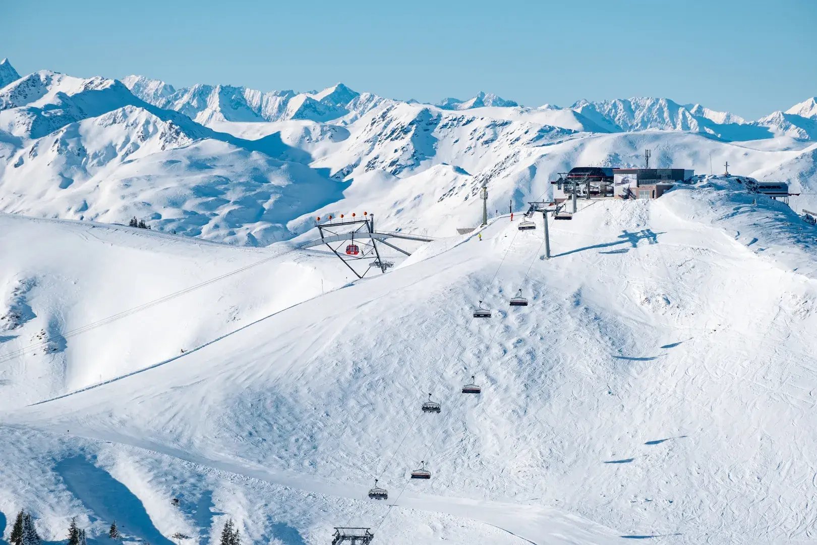 1-kitzbuhel-osterreich-ski-snowboarding-aktivitaten-berge-winterspass-familienurlaub