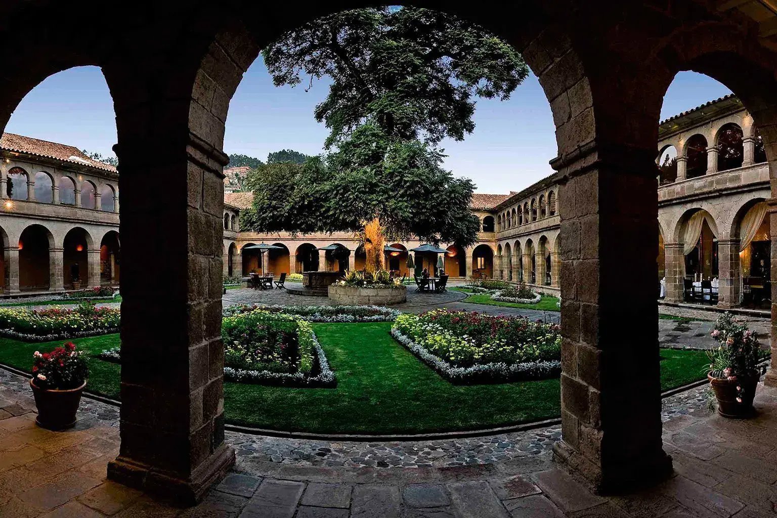 peru belmond hotel monasterio innenhof