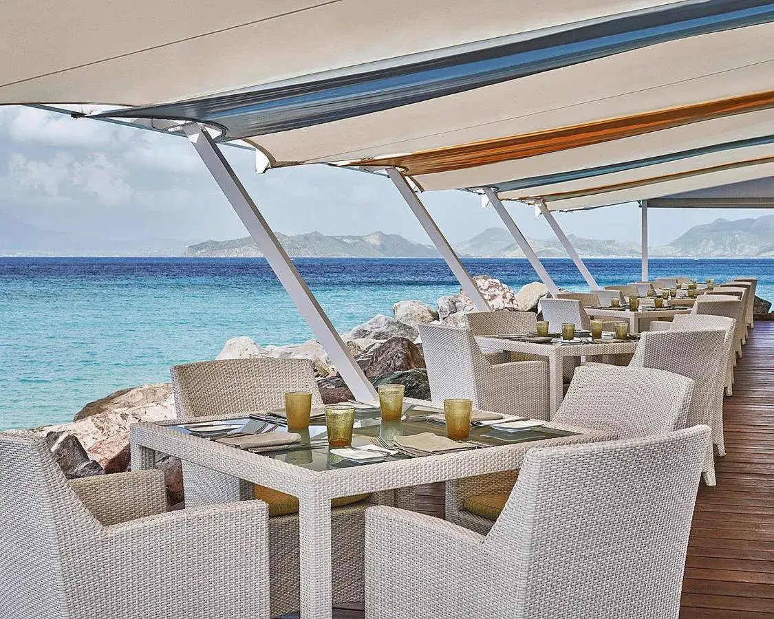four seasons resort navis restaurant