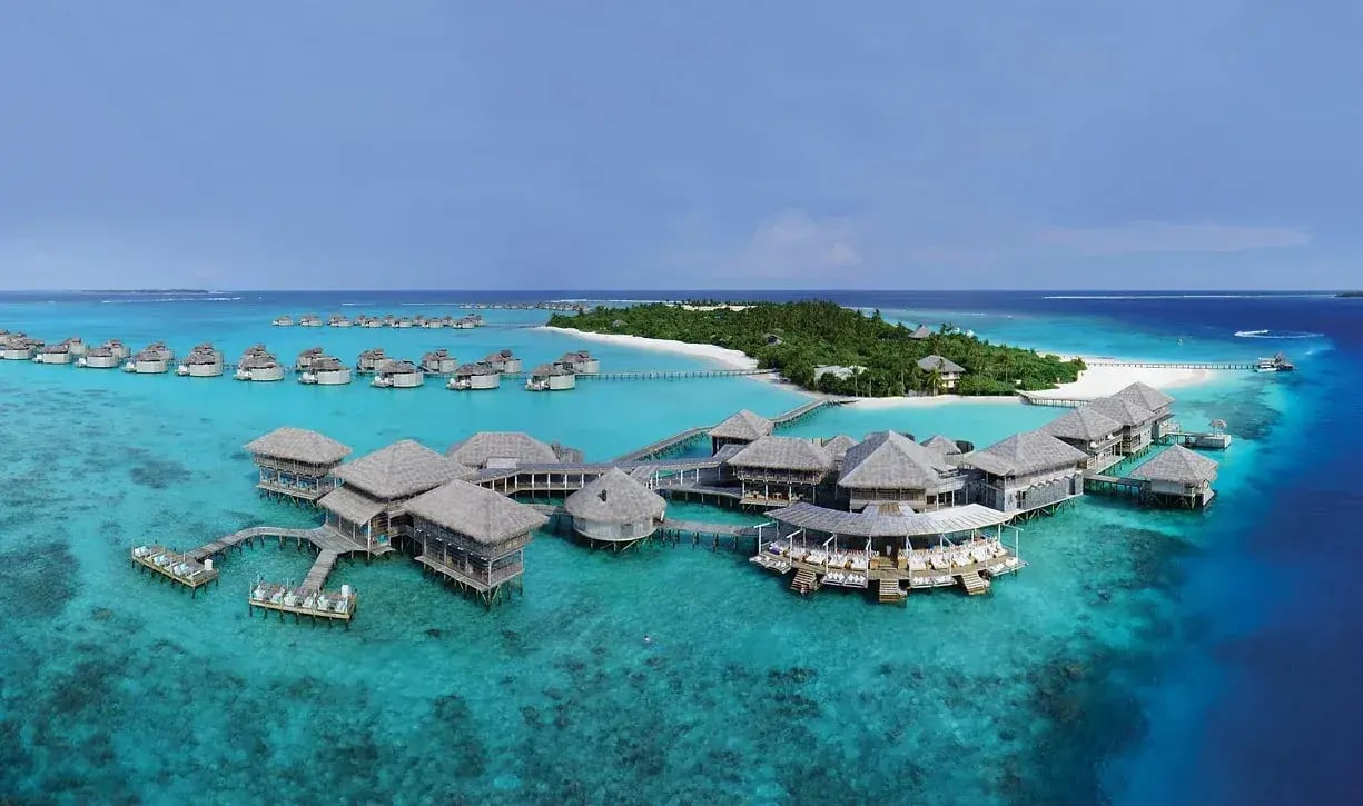laamu atoll palmenstrand perfekt fuer familien