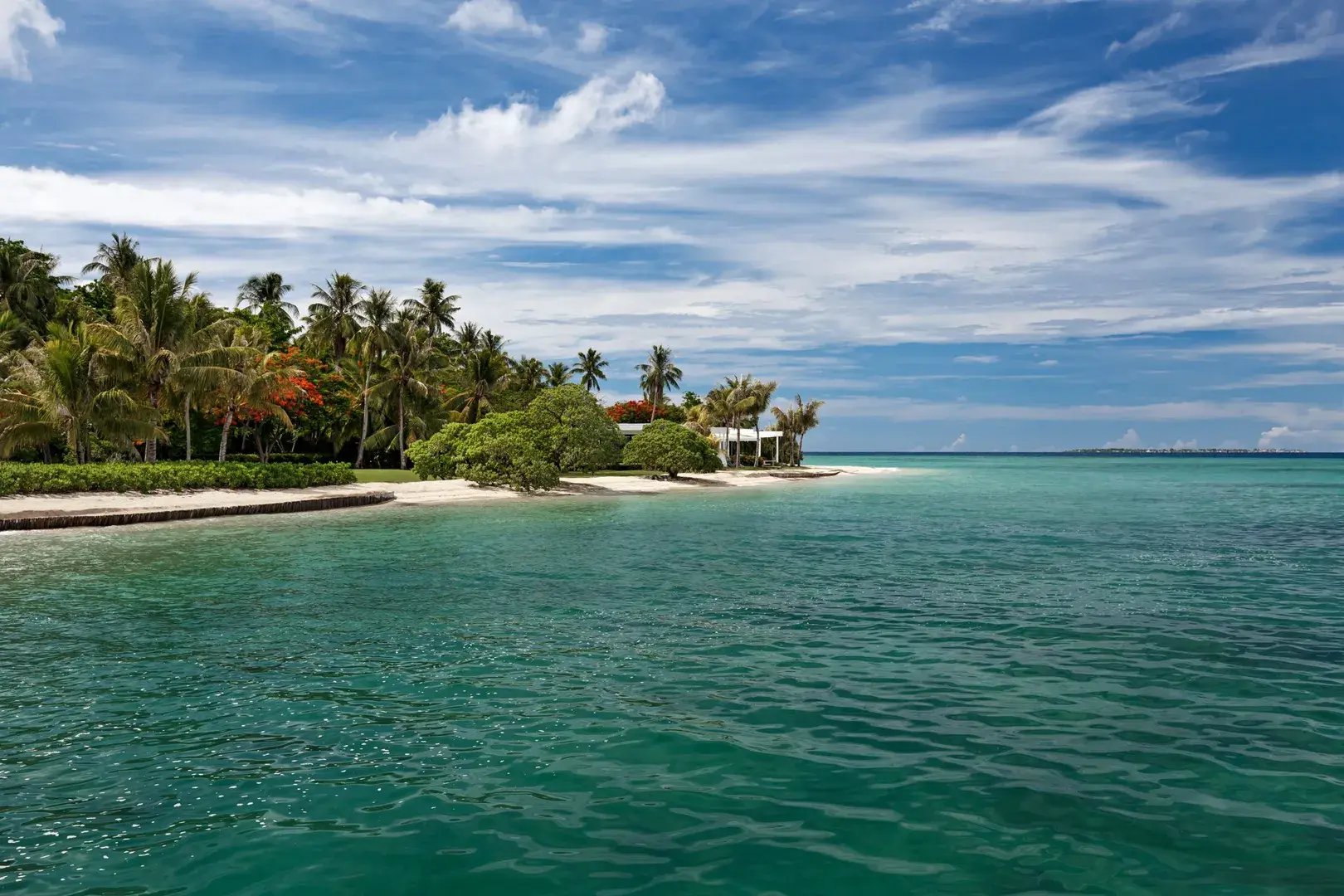 Banwa Island Ansicht der ganzen Insel mit Meer