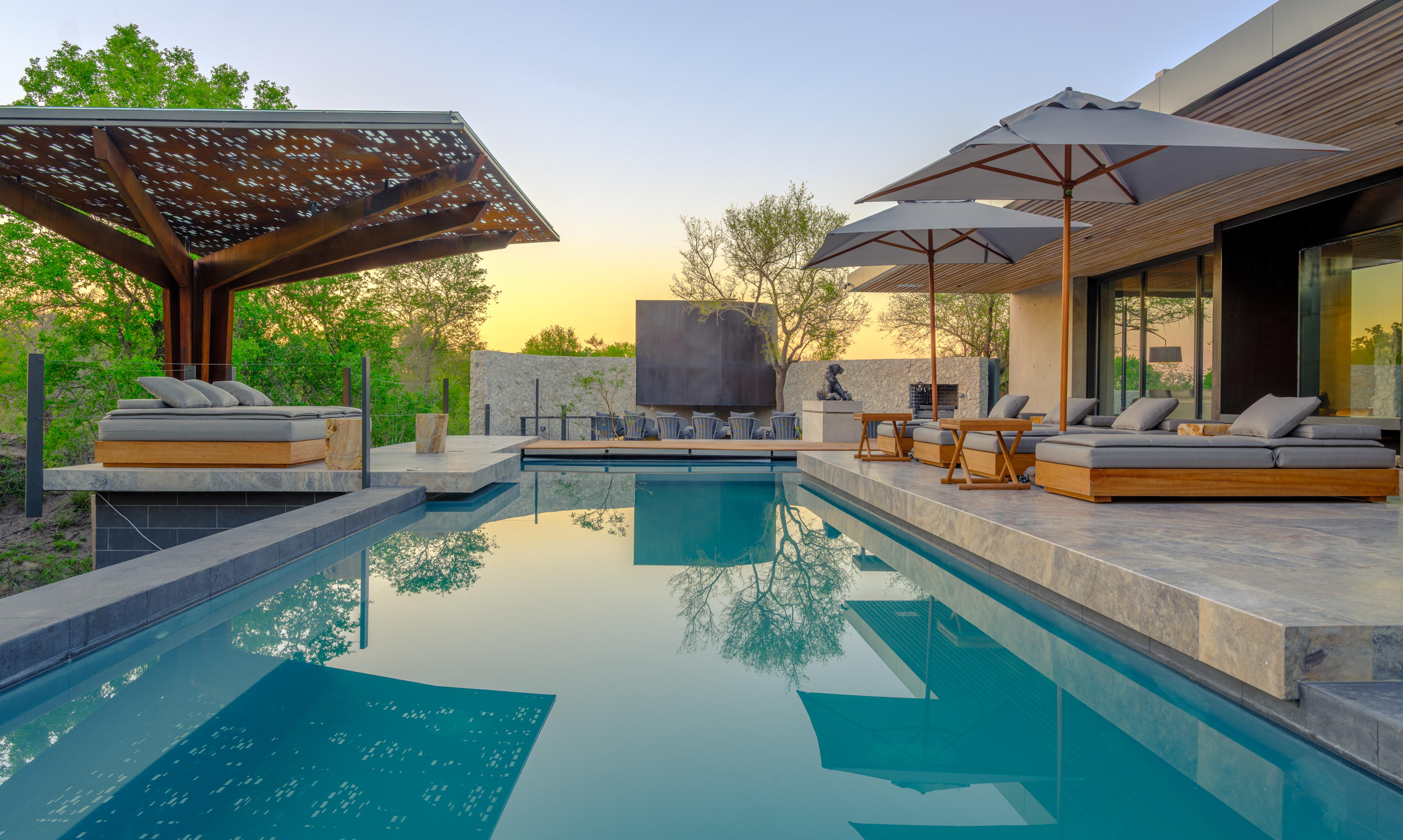 Cheetah Plains Pool mit Lounge 
