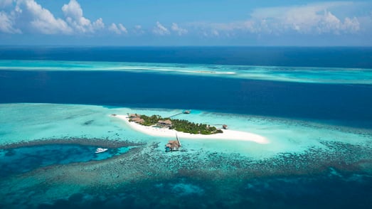 Four%20Seasons%20Private%20Island%20at%20Voavah%20Familienluxusreisen%20TheFamilyProject%20Insel