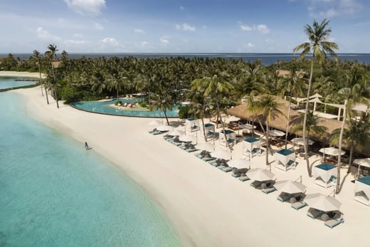 Ithaafushi Private Island Waldorf Astoria Familienluxusreisen TheFamilyProject Küste