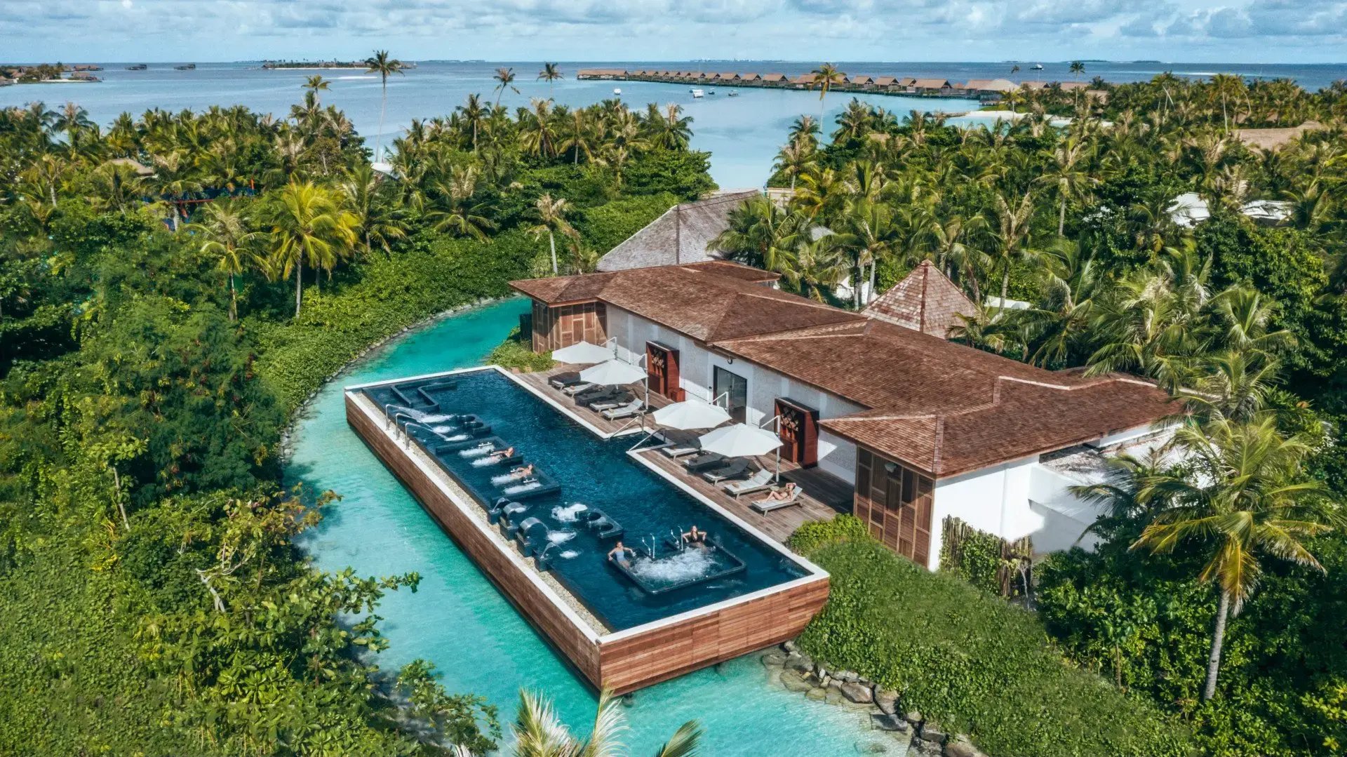 Ithaafushi Private Island Waldorf Astoria Familienluxusreisen TheFamilyProject Main Villa