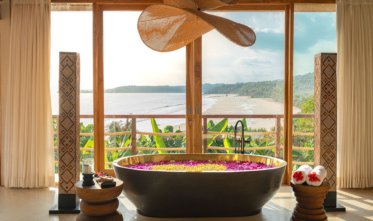 Kasambi Estate Badewanne mit Ausblick 