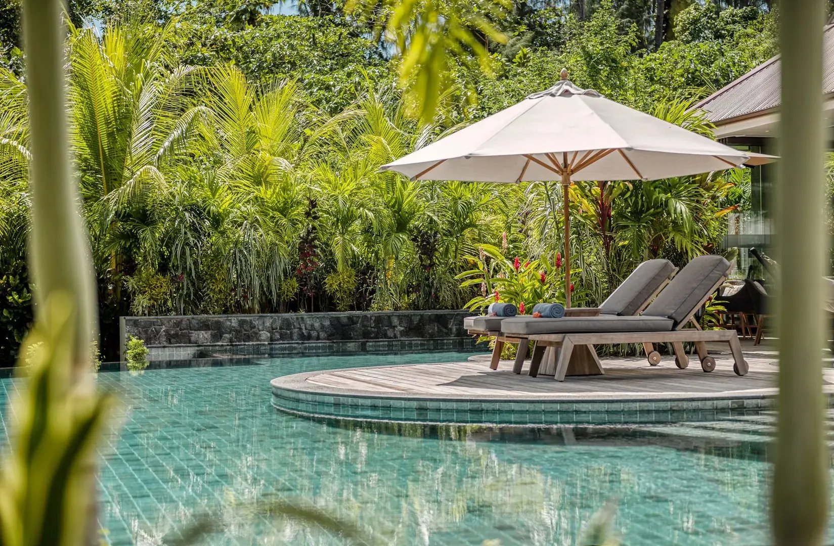 La-Cigale-Estate-Pool-Lounge
