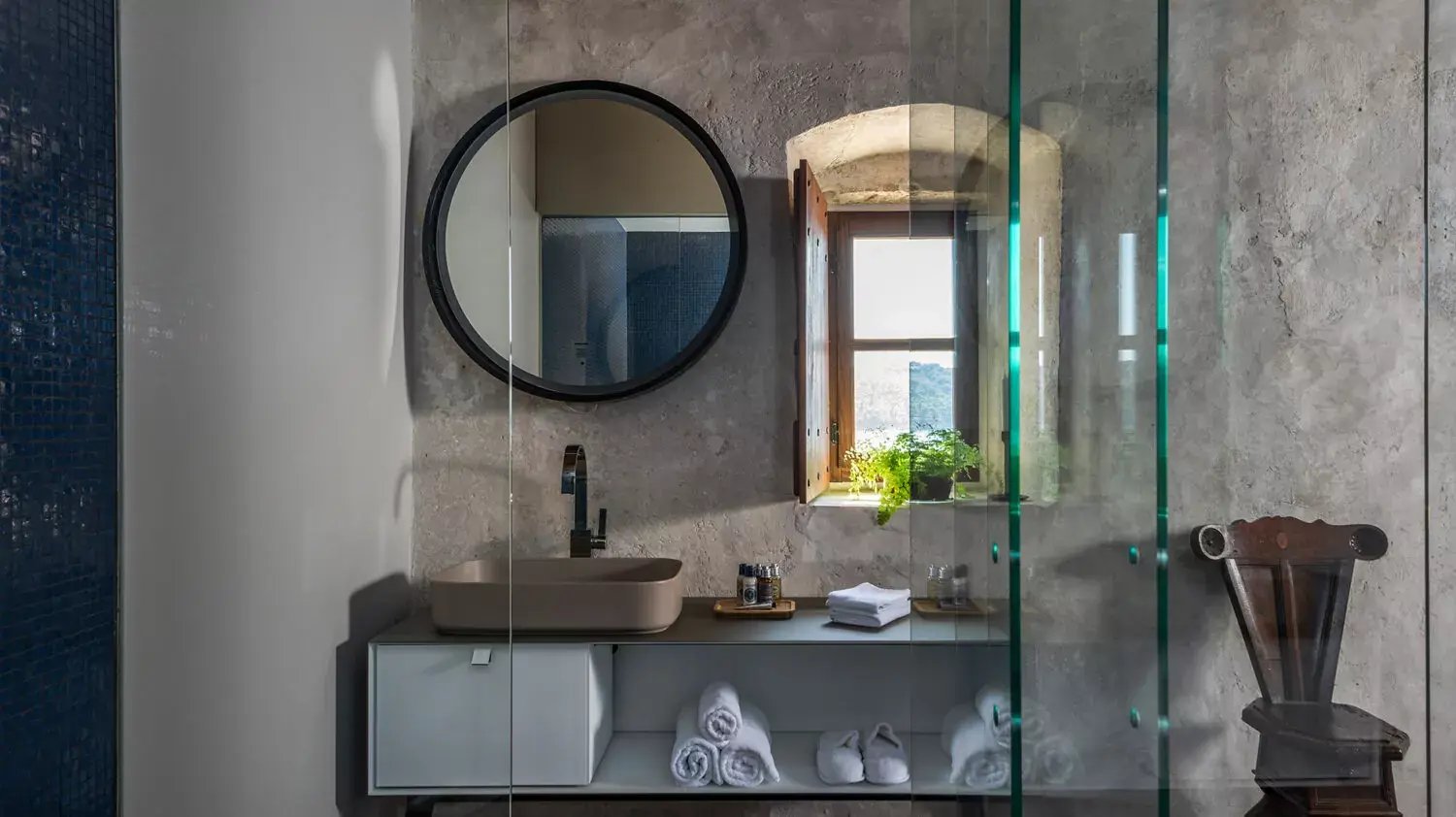 Lopud Badezimmerspiegel und Dusche 