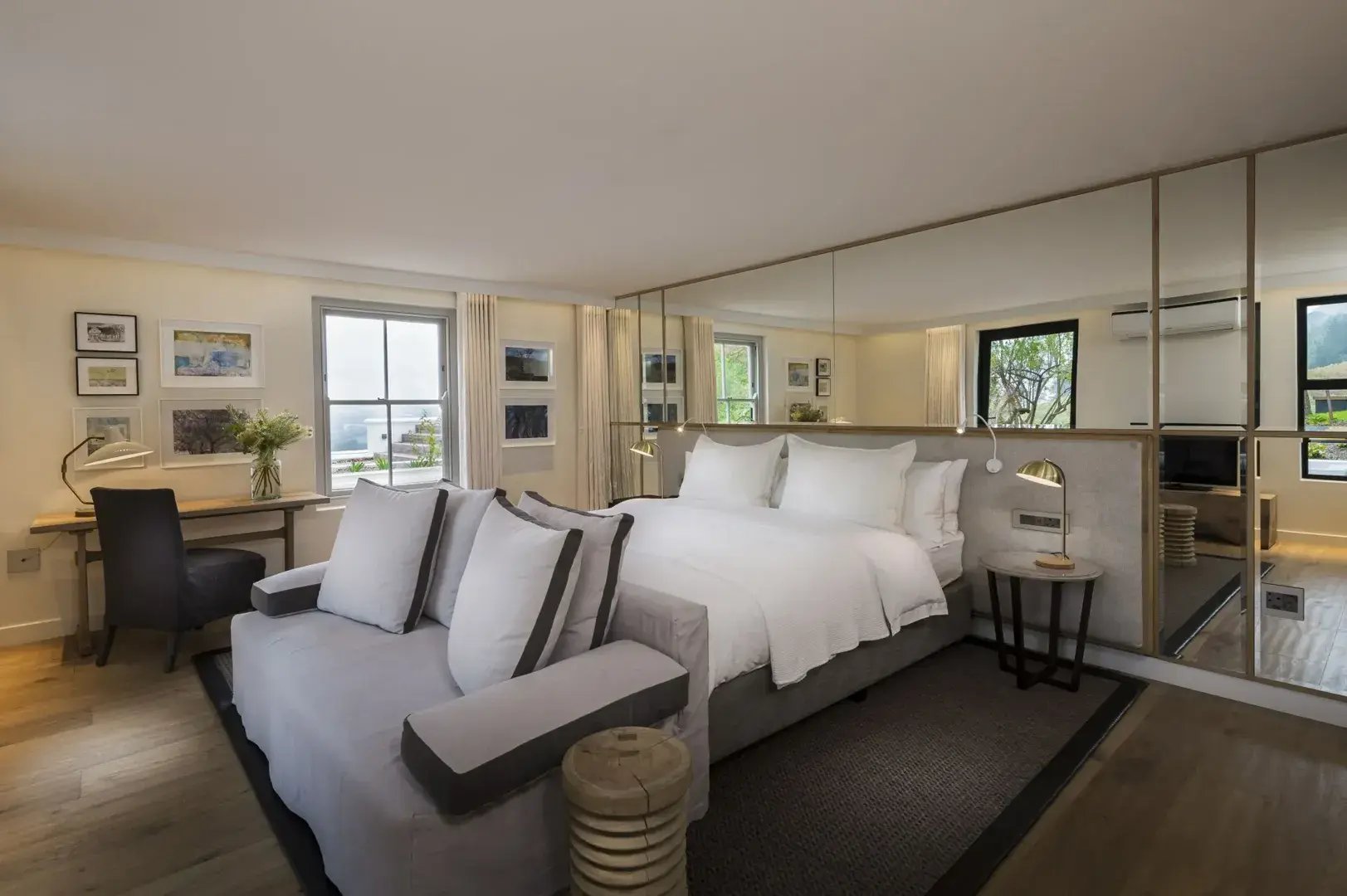 Manor House Schlafzimmer und Loungebereich