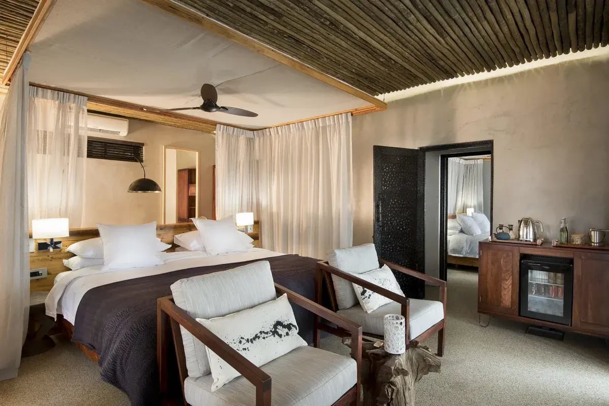 Matetsi River House Schlafzimmer Himmelbett
