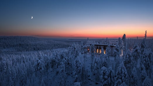 Sonnenuntergang über Winterlandschaft