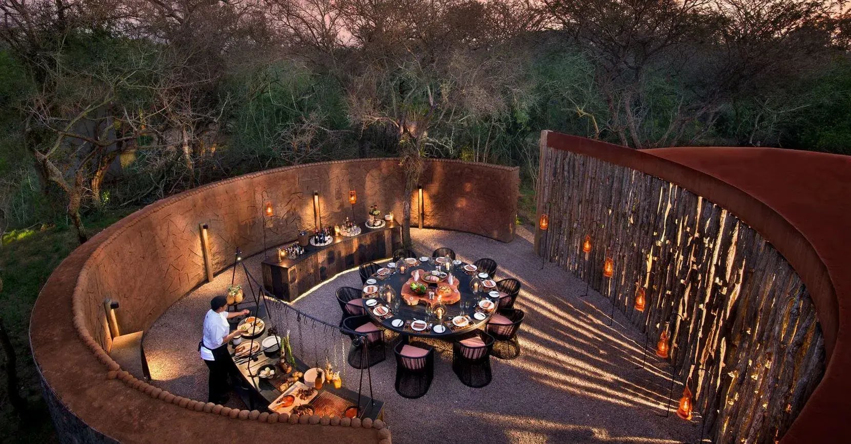 Phinda Homestead Aussenbereich Dinner in der Natur 