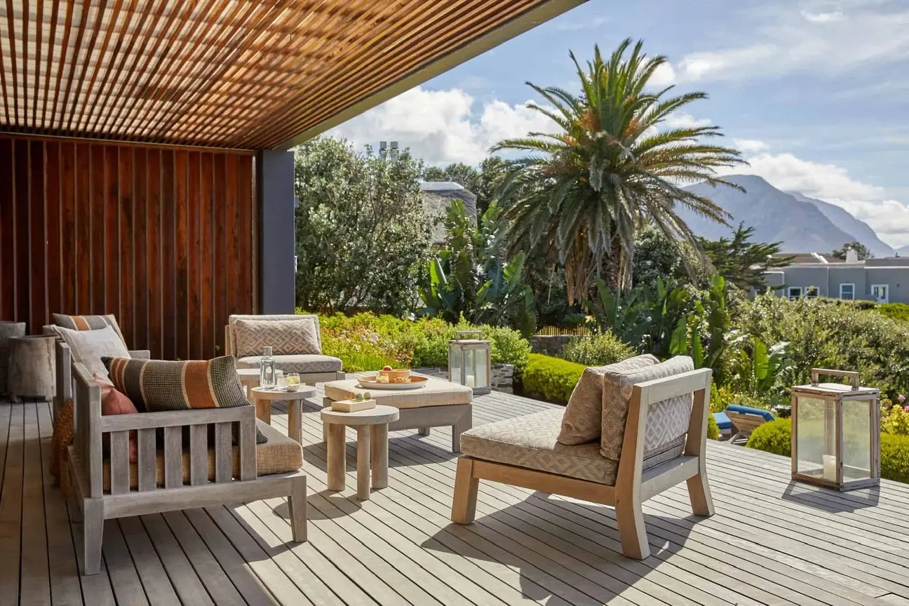 Poseidon-House-Hermanus-Terrasse-und-Garten