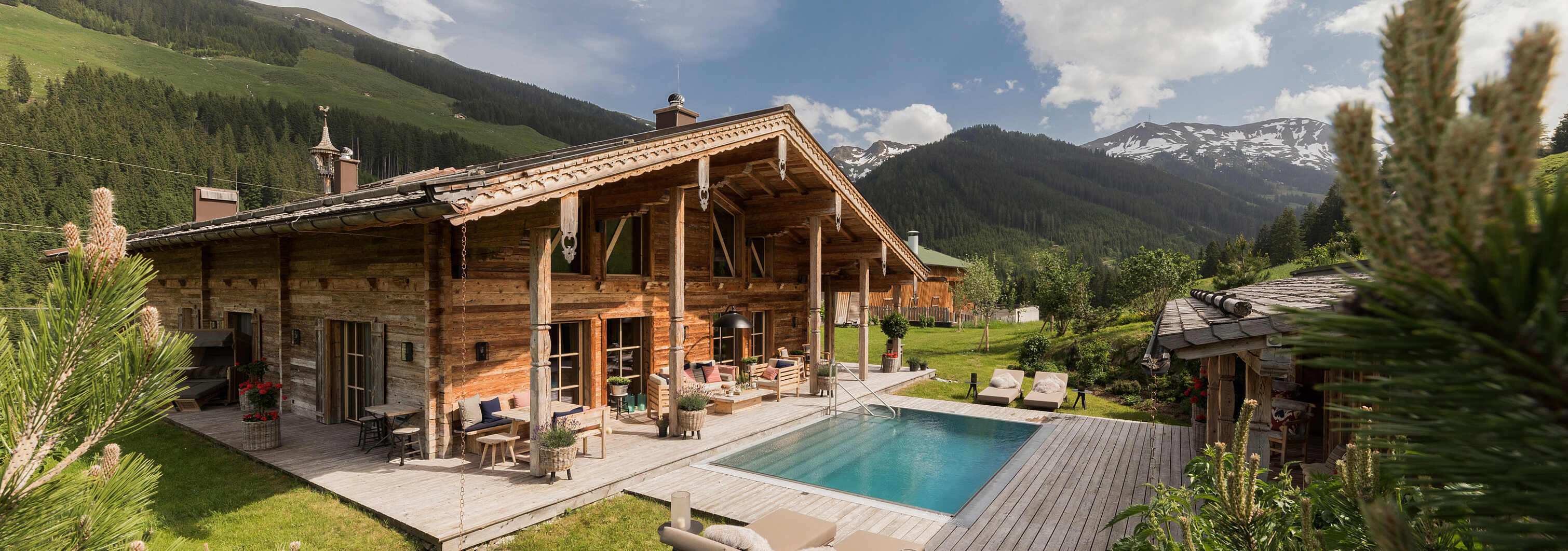 Schmiedalm Aussenansicht Villa und Umgebung