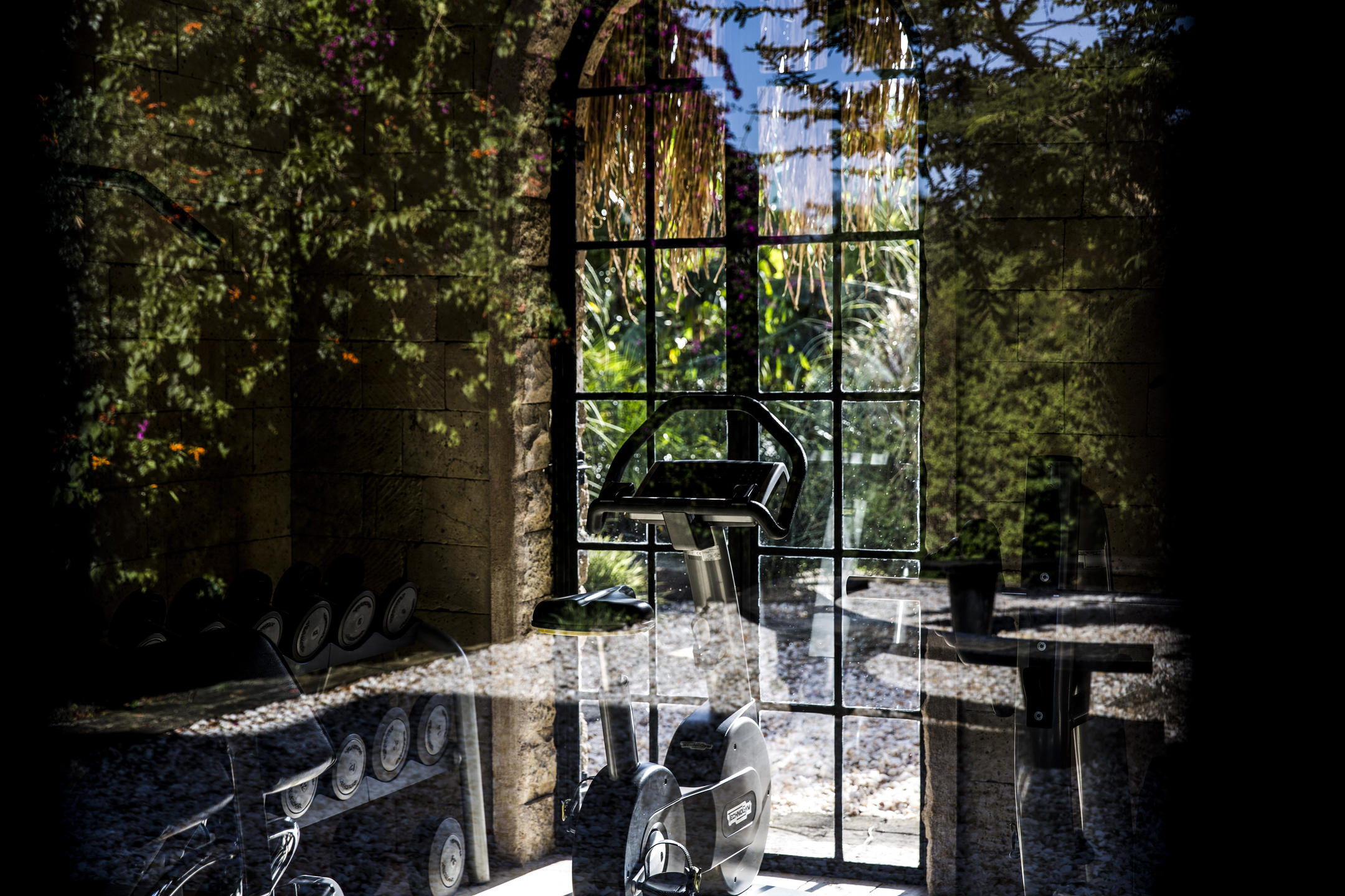 Segera Retreat Fitness-Center mit grossen Fenstern