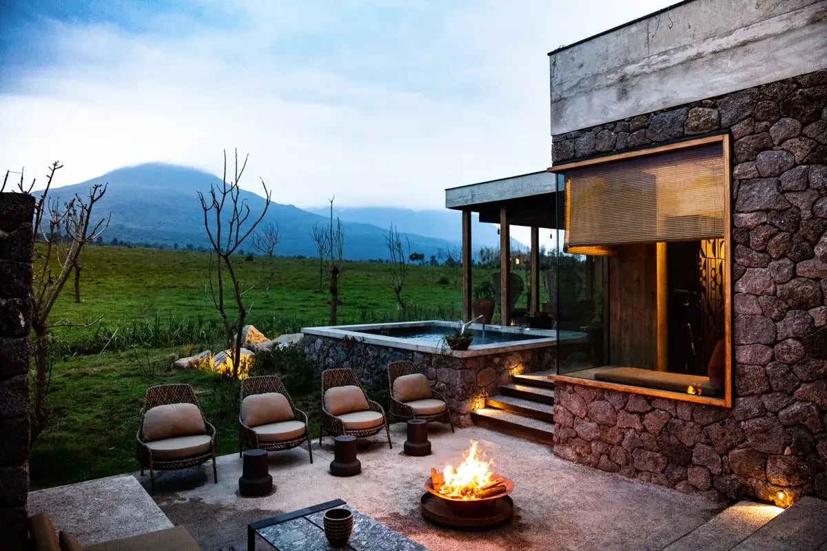 Singita Kataza Feuerstelle Lounge draussen 