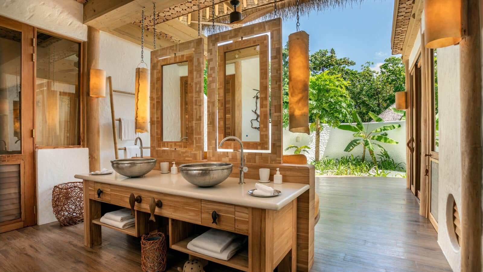 Soneva-Fushi Villa 39 Kosmetikbereich Aussenbadezimmer