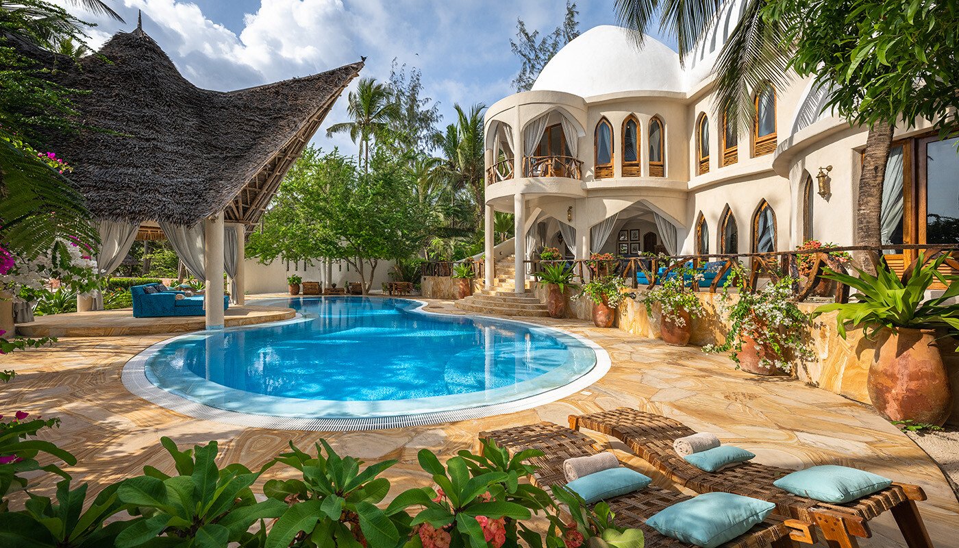 Nyota Villa Pool Aussenansicht 