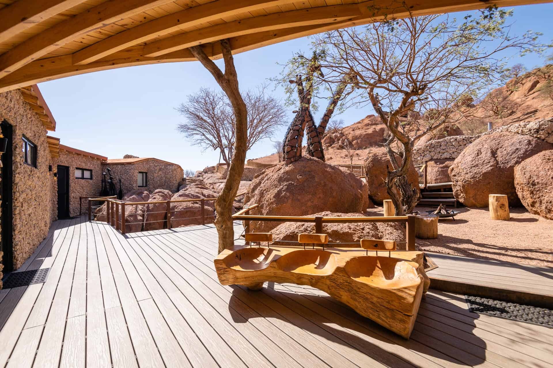 onduli-enclave-namibia-familienluxusreisen-thefamilyproject-garten