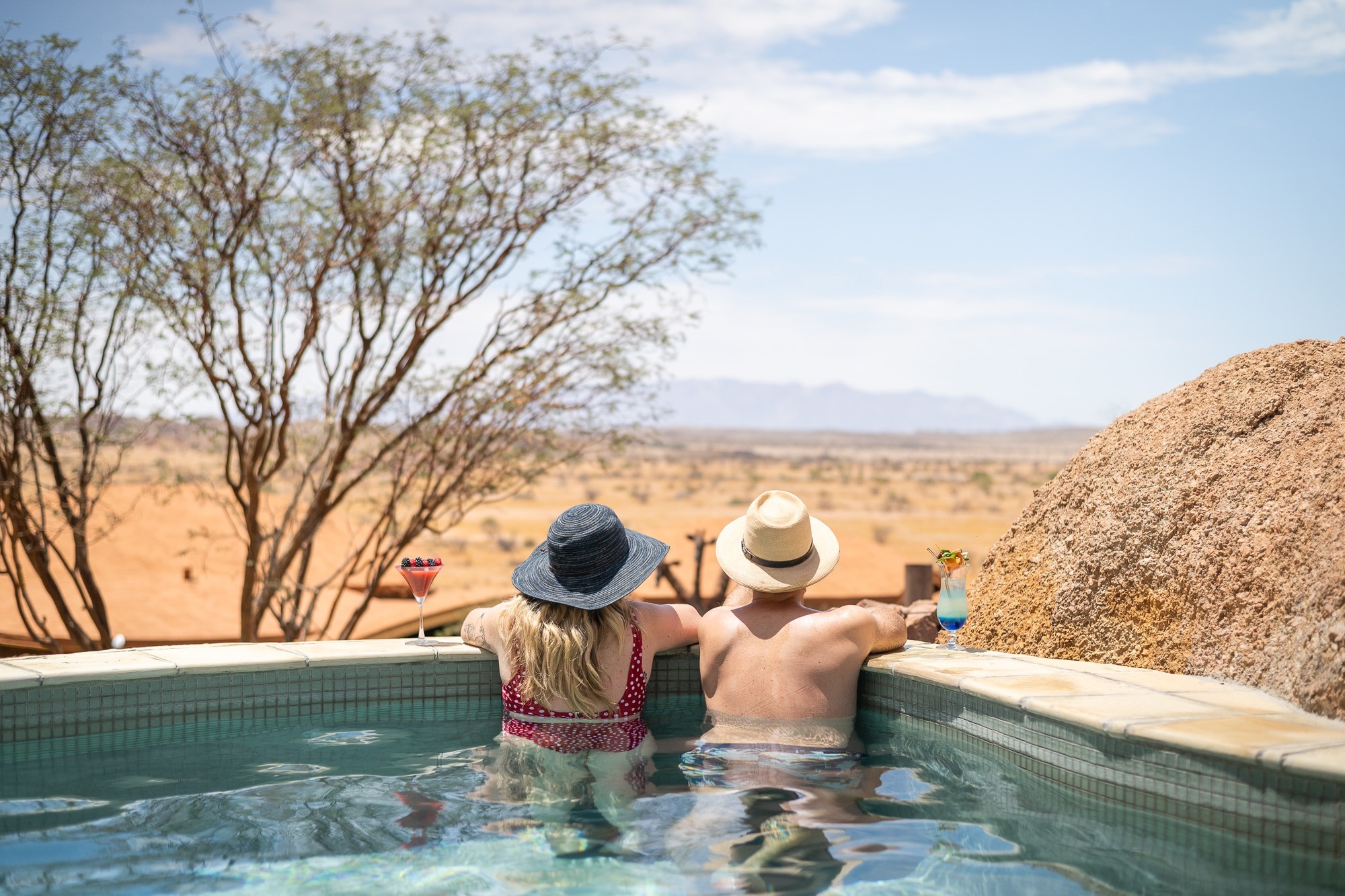 onduli-enclave-namibia-familienluxusreisen-thefamilyproject-pool