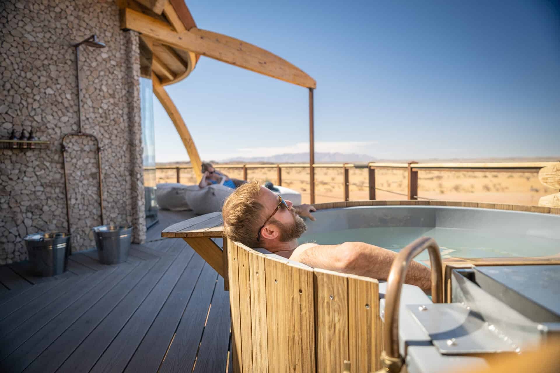 onduli-enclave-namibia-familienluxusreisen-thefamilyproject-whirlpool
