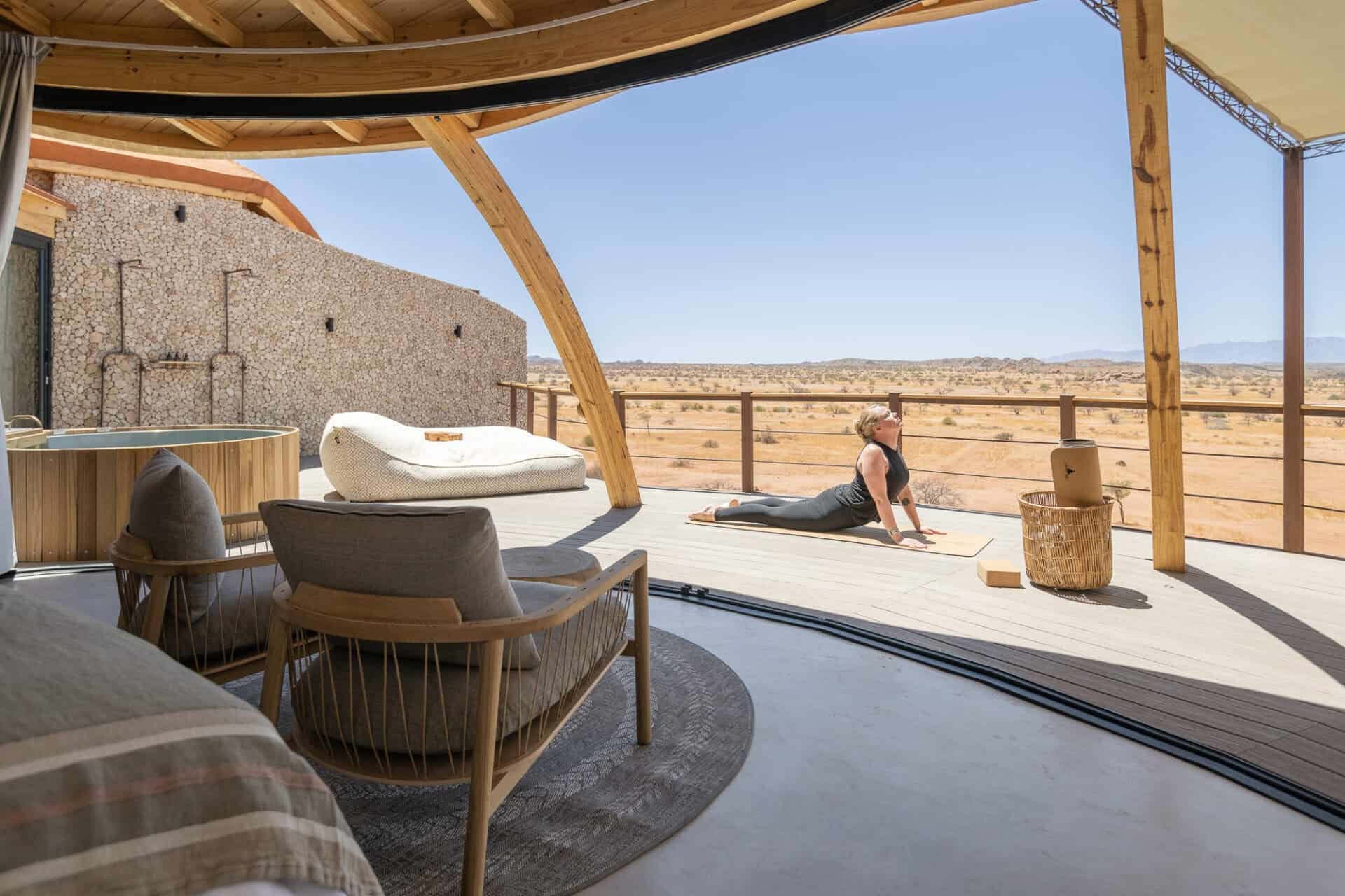 onduli-enclave-namibia-familienluxusreisen-thefamilyproject-yoga