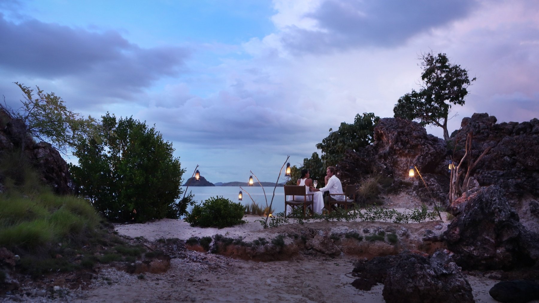 Alila Purnama Private Yacht Indonesien Familienluxusreisen TheFamilyProject Private Dinner