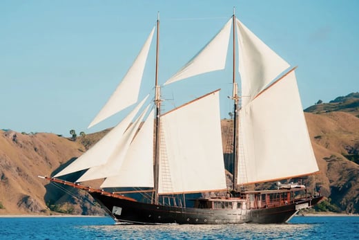 Amandira private yacht
