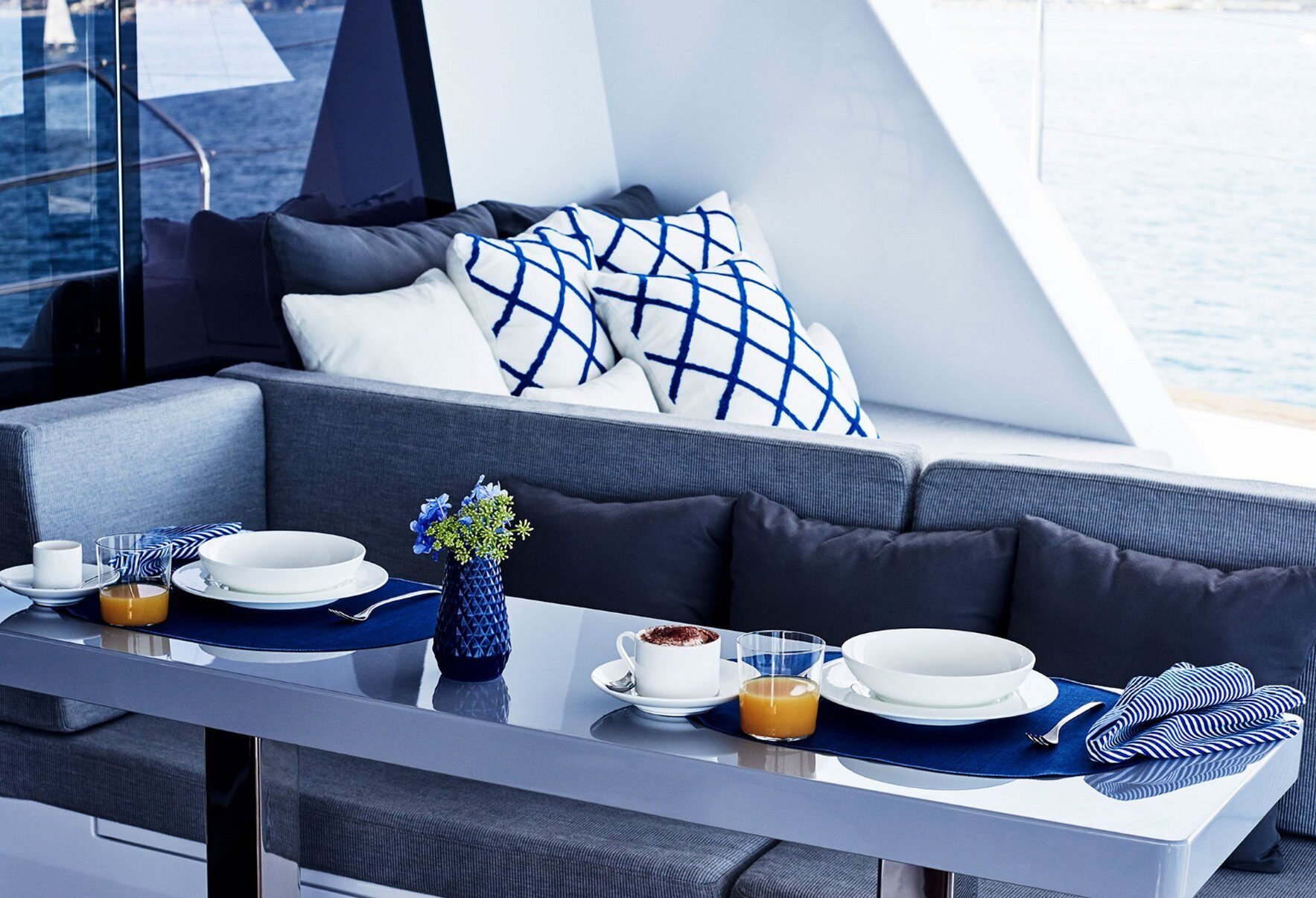 Blue Deer Frühstück auf dem Deck 