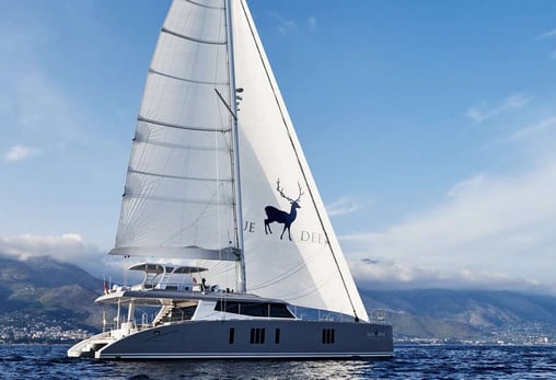 Blue Deer Yacht Aussenansicht 