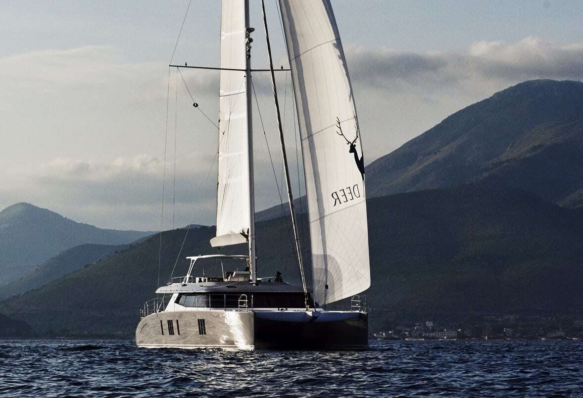 Blue Deer Yacht auf dem Meer