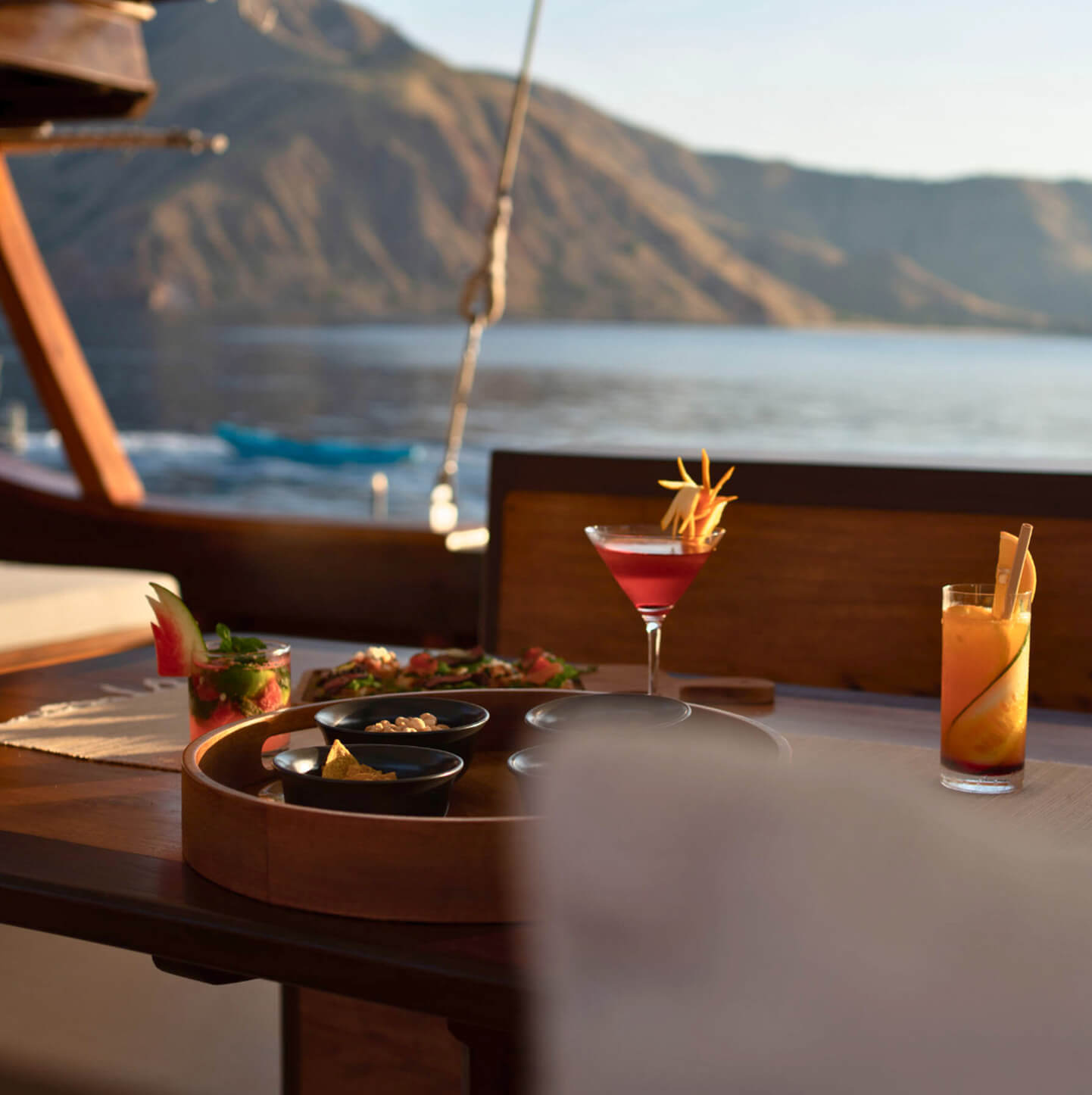 dewata-yacht-pacifichighcruises-familienluxusreisen-thefamilyproject-drinks