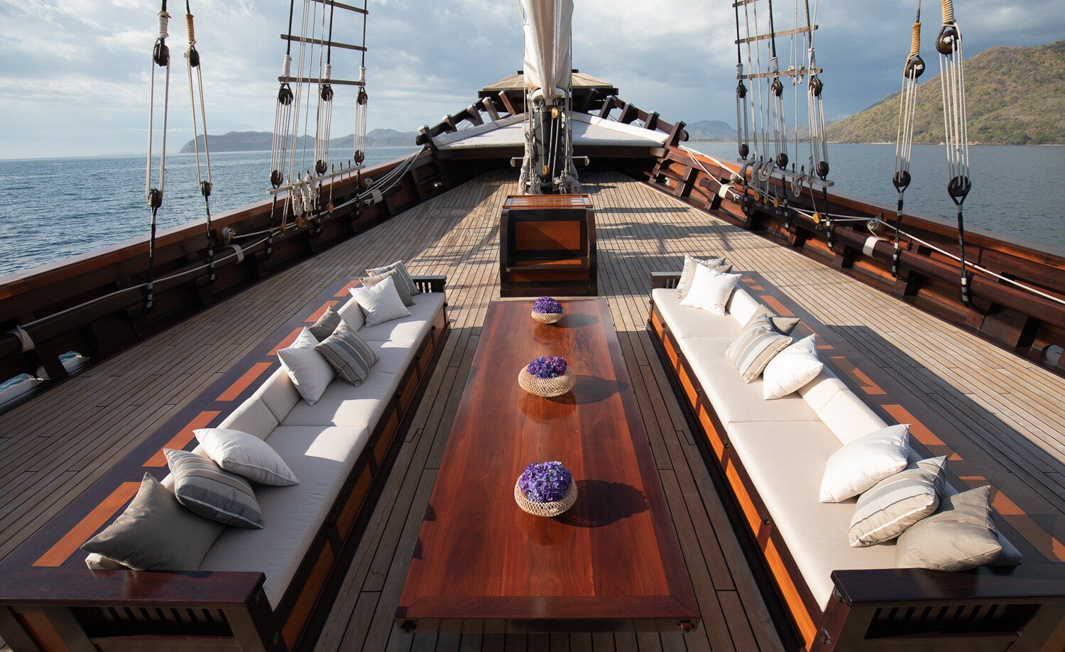 Dunia Baru Lounge Sonnendeck