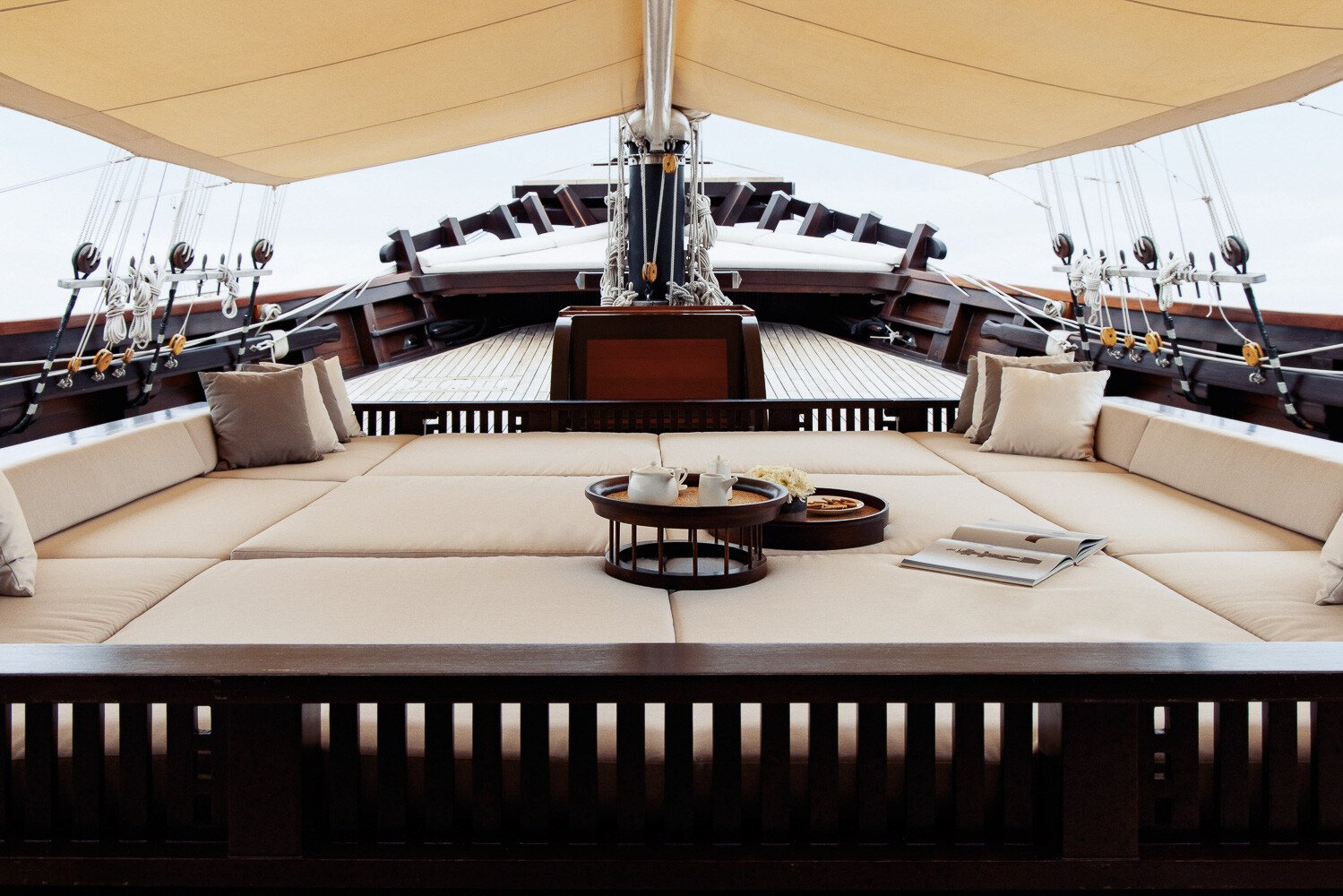 Dunia Baru Lounge auf dem Front Deck 