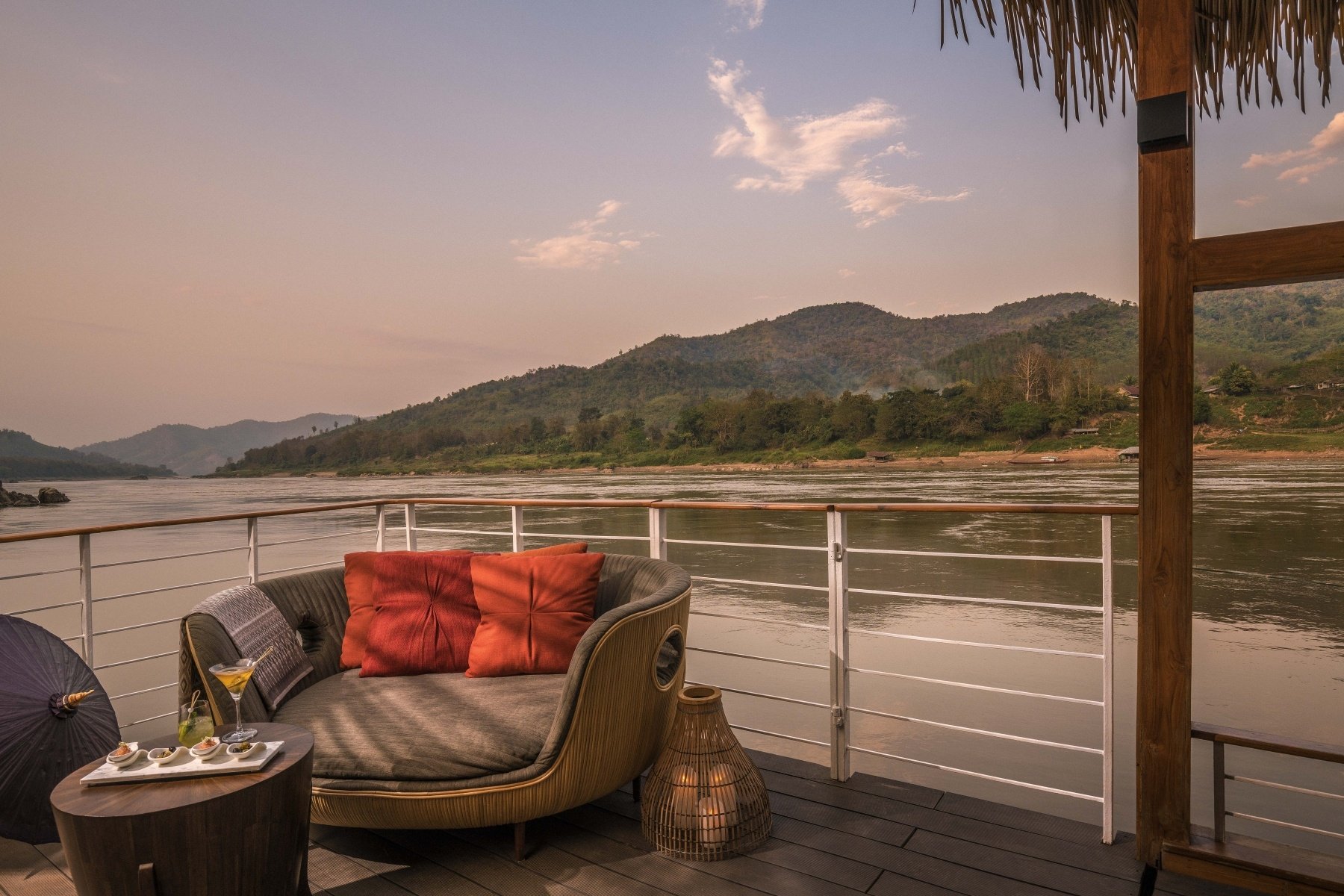 Gypsy Mekong Sonnendeck mit Lounge 