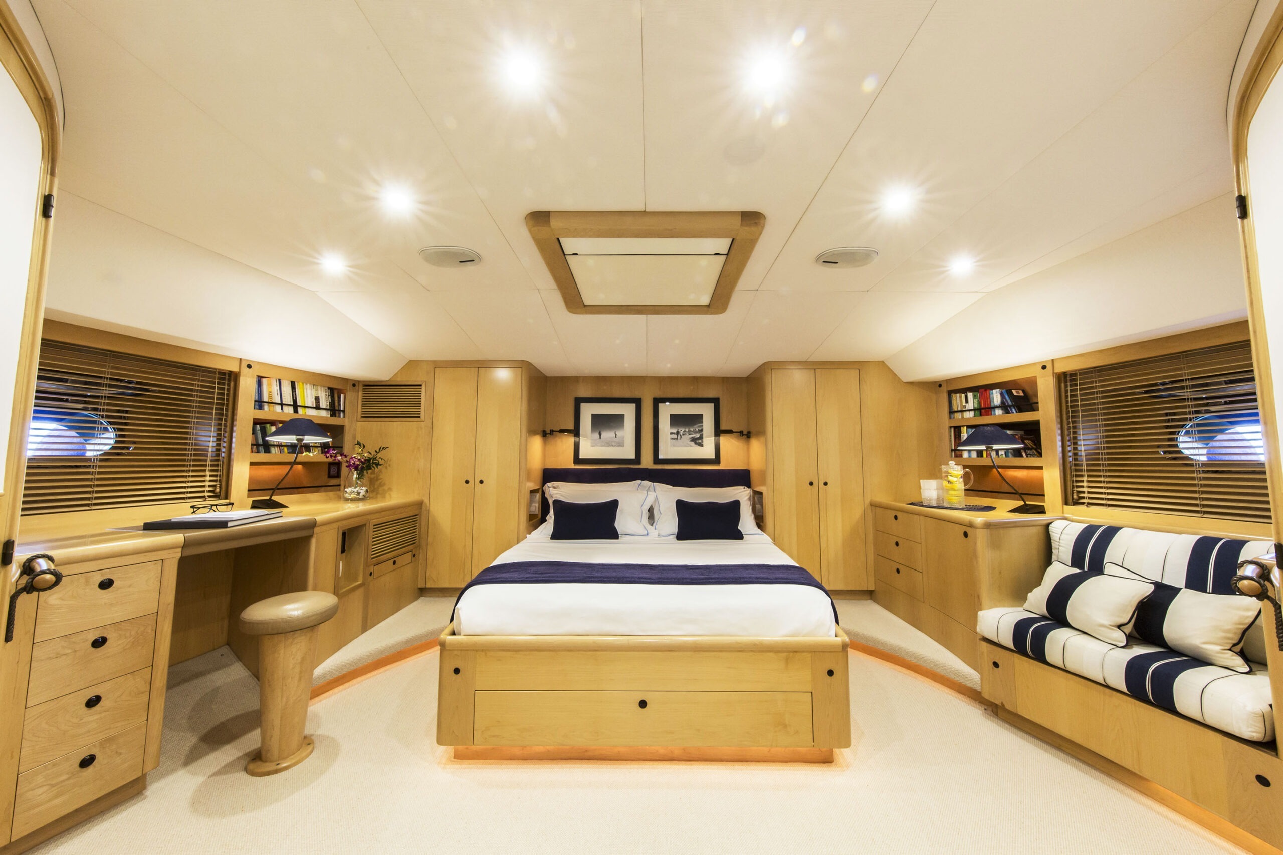 Imagine Yacht auf See