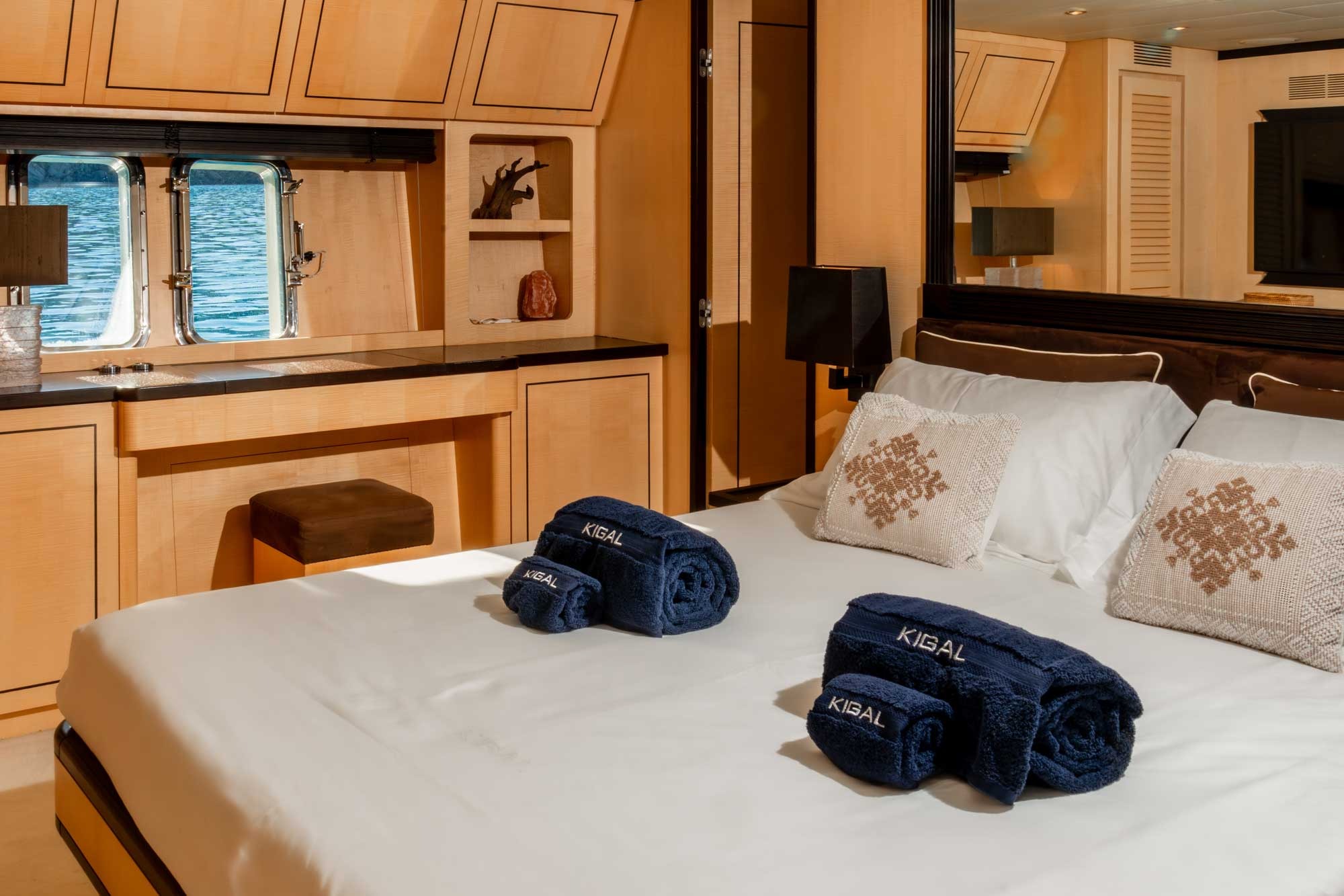 yachting-costa-smeralda-familienluxusreisen-thefamilyproject-cabin