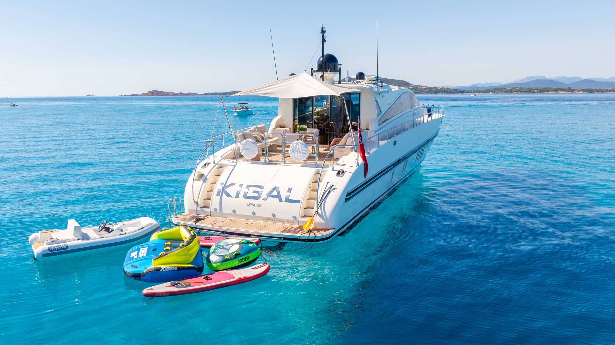 yachting-costa-smeralda-familienluxusreisen-thefamilyproject-yacht-erlebnis