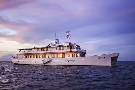 Grace Private Yacht von aussen 