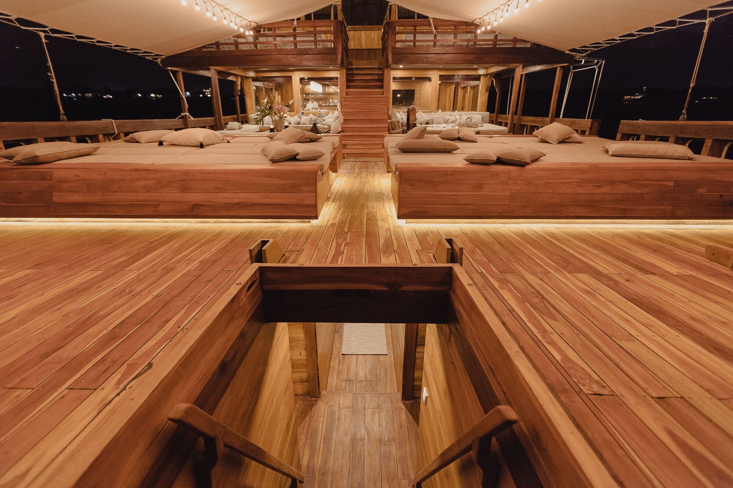 Prana Luxusyacht Familienluxusreisen TheFamilyProject Deck