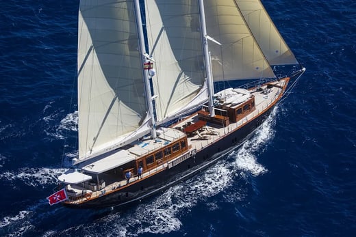 1 Satori private yacht
