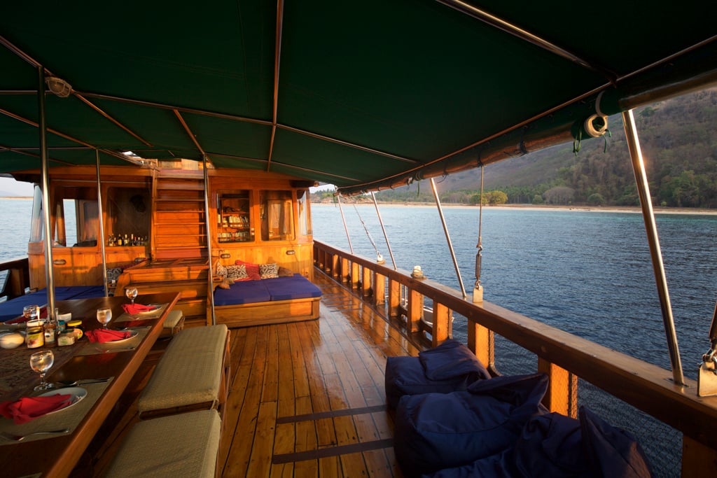 Tiger Blue Private Yacht Indonesien Familienluxusreisen TheFamilyProject Upper Deck