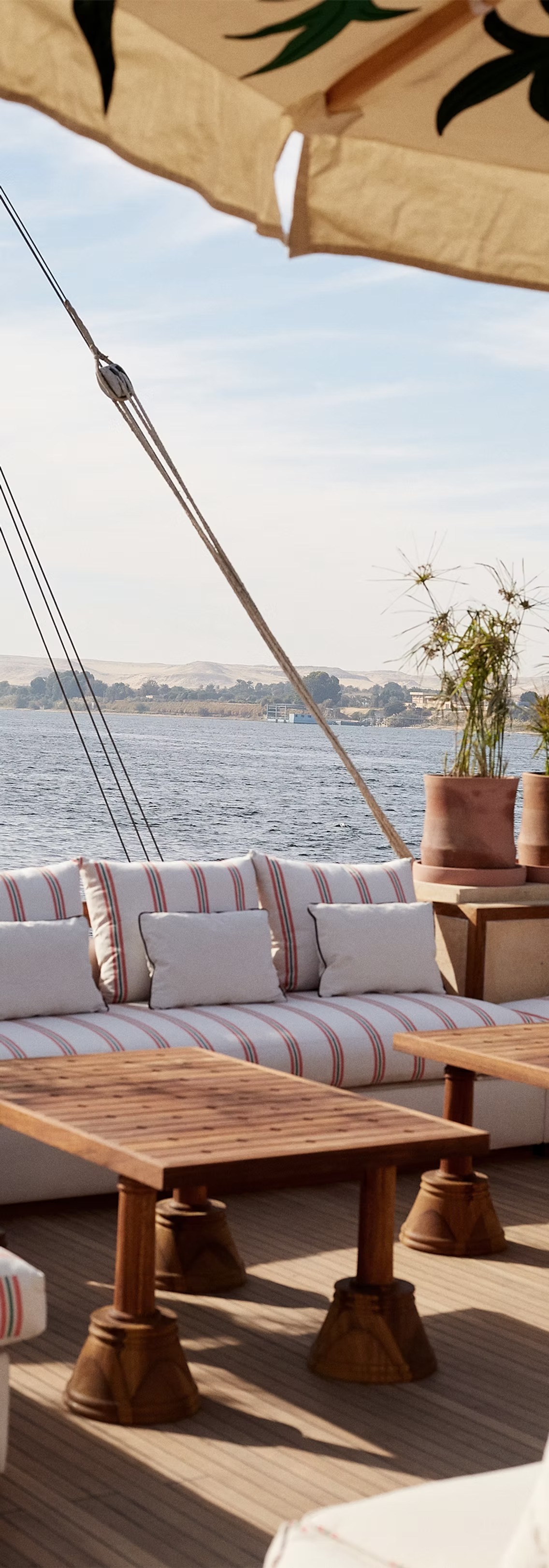 yalla-nile-aegypten-egypt-private-yacht-familienluxusreisen-thefamilyproject-lounge