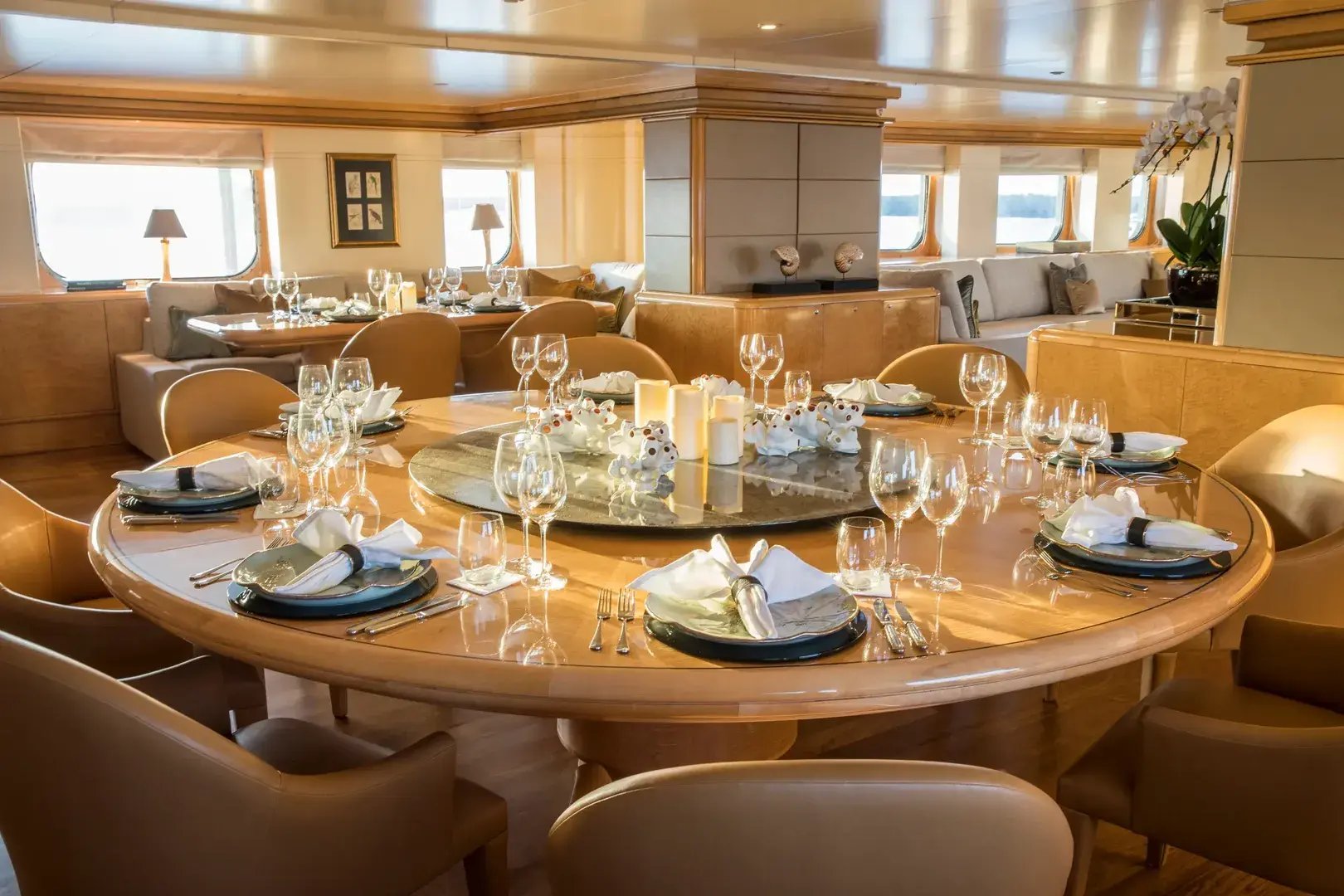 Aqua Blu Dining an Bord