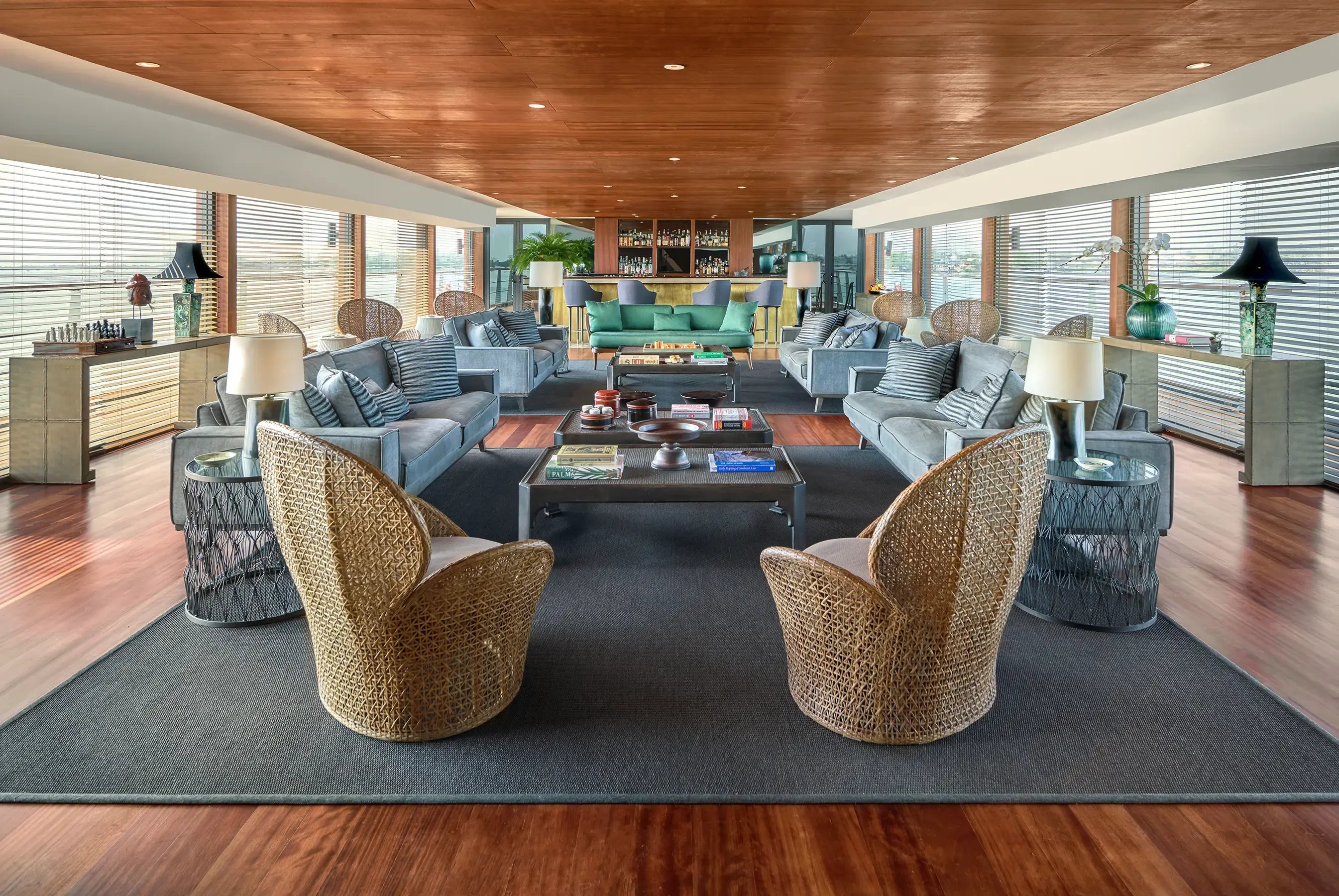 Aqua Mekong - Indoor Lounge and Bar -02.jpg